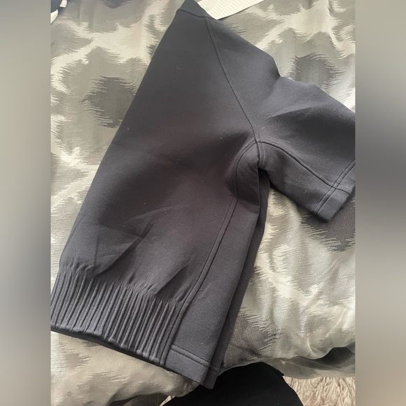 Lululemon NWT NTS Cropped SS - Picture 2 of 2